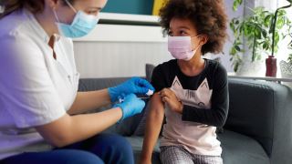 واکسن کووید-۱۹ برای کودکان (راهنمای والدین)