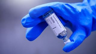 آیا واکسن کووید برای افراد مبتلا به سرطان ریه بی خطر است؟
