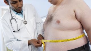 چاقی چگونه بر ایمنی واکسن کووید-۱۹ تأثیر می‌گذارد؟